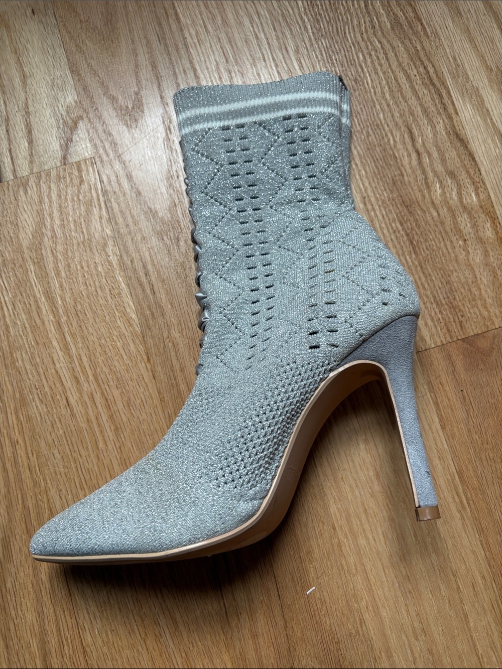 VGUC! Catherine Malandrino sock booties - Picture 9 of 13